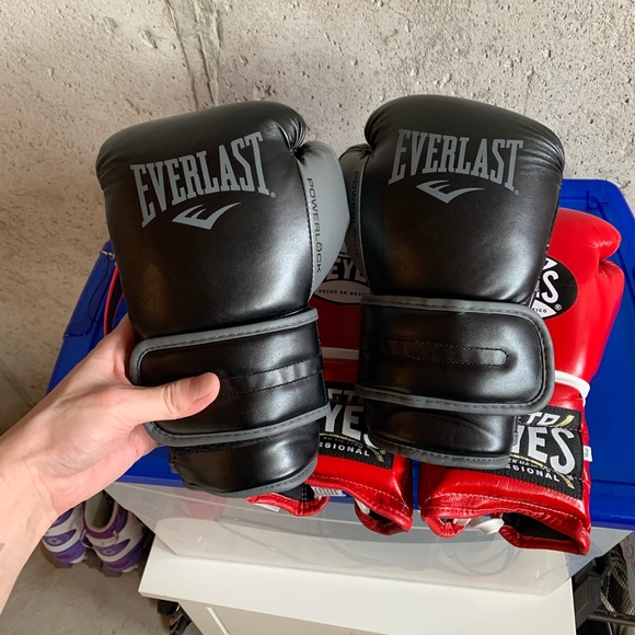 Everlast Other - Everlast boxing glove 12oz